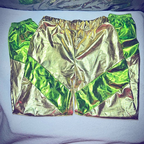 🎃 *NWOT* Small gold & green holographic/metallic jogger pants - Picture 2 of 3